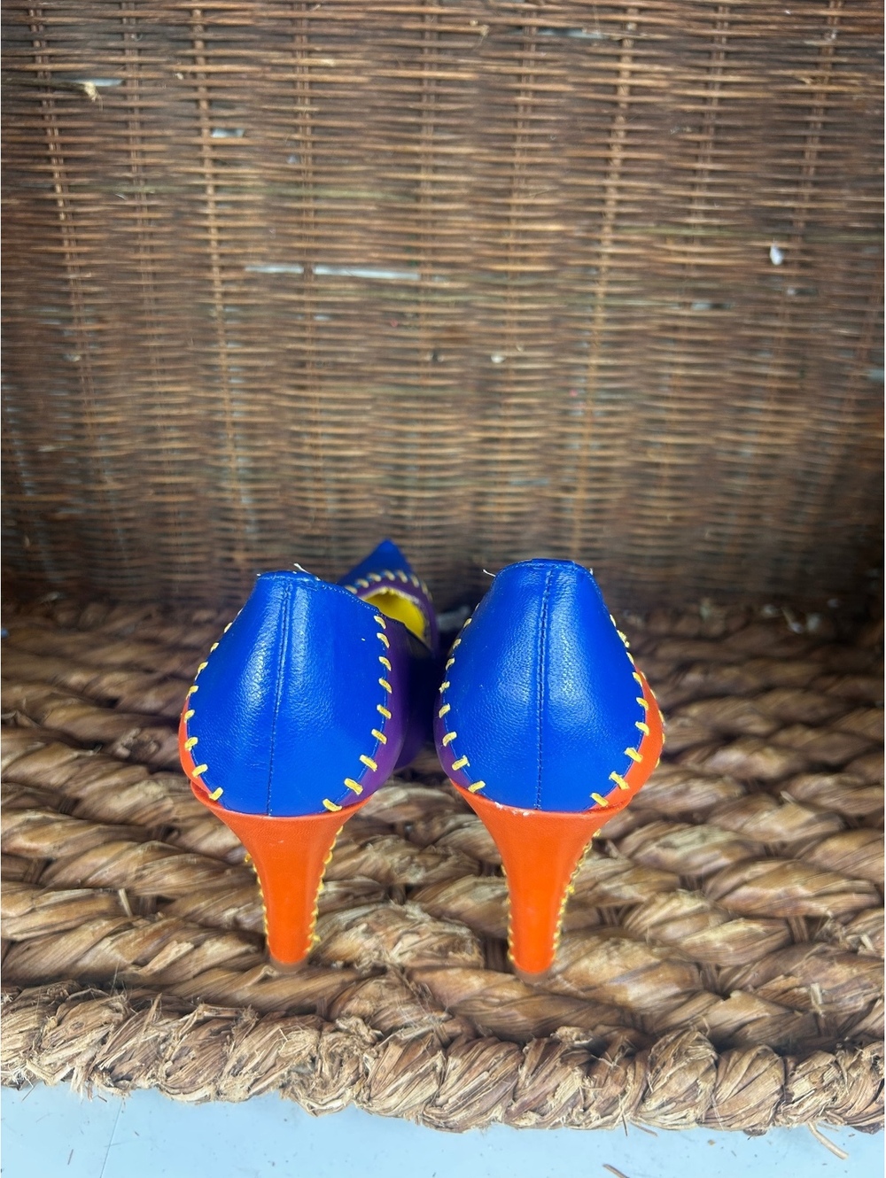 Multicolor pointed toe pumps - Picture 4 of 7